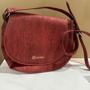 Corkor Saddle Bag, cross body, Rust color, Interior pocket, vegan